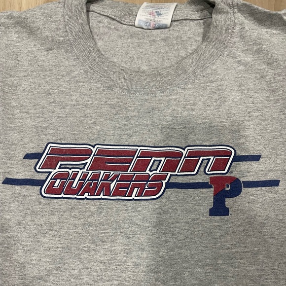 University of Pennsylvania t shirt - Picture 1 of 4